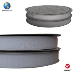 Dos rollos de Velcro Original VELCRO® Brand en color blanco, mostrando la textura de la felpa y el gancho por separado en sus bobinas, ideal para uso en textiles y confección.