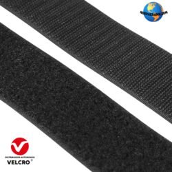 Cinta Velcro Original VELCRO® Brand color negro, mostrando claramente la textura del gancho (hook) y la felpa (loop) unidos, ideal para coser en textiles